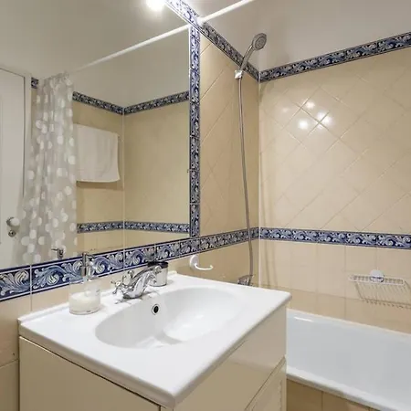 With A View Apartment *