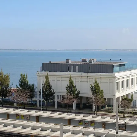 With A View Apartment *